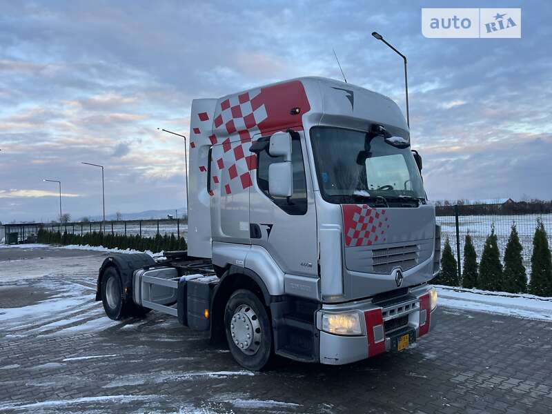 Тягач Renault Premium 2012 в Тячеві