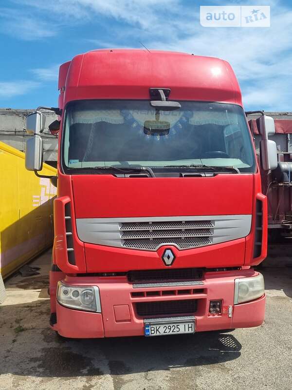 Тягач Renault Premium 2012 в Татарбунарах