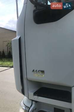 Тягач Renault Premium 2011 в 