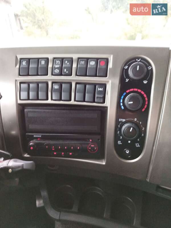 Тягач Renault Premium 2012 в Луцке