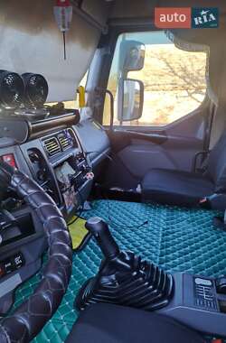 Тягач Renault Premium 2005 в 