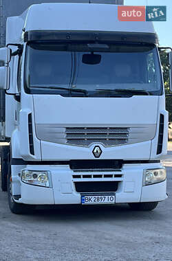 Тягач Renault Premium 2010 в Сарнах