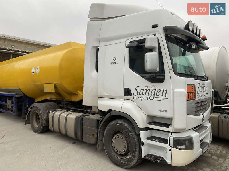 Тягач Renault Premium 2013 в 
