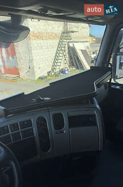 Тягач Renault Premium 2012 в 