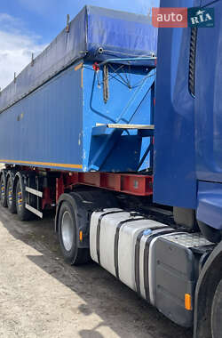 Тягач Renault Premium 2011 в 