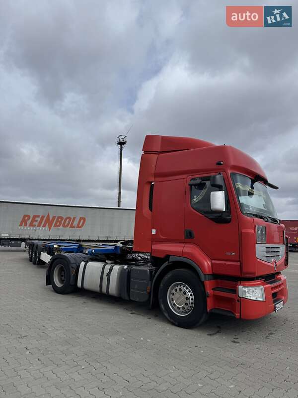 Тягач Renault Premium 2012 в 