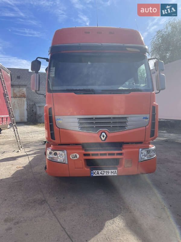 Тягач Renault Premium 2011 в Вишневом
