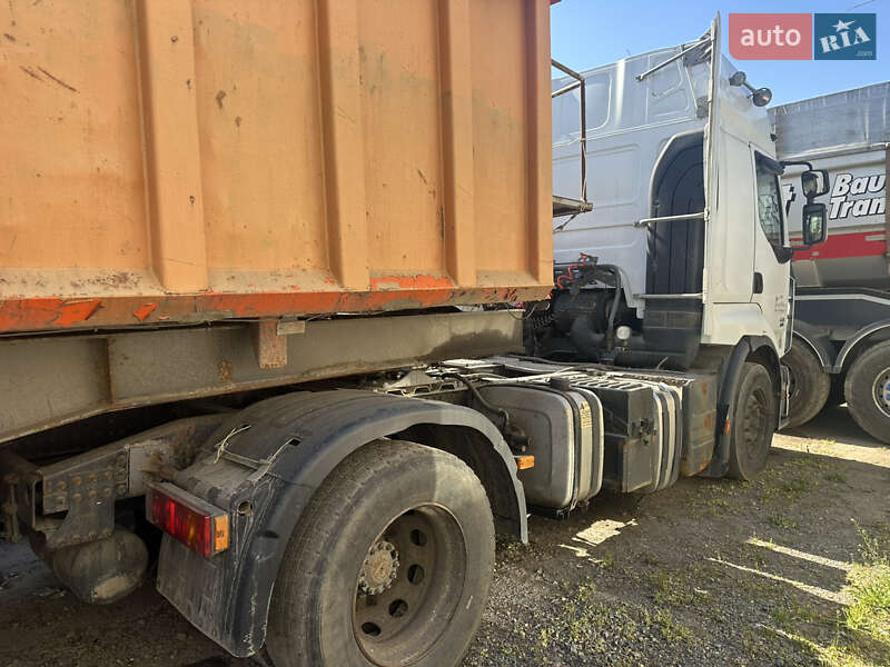 Тягач Renault Premium 2009 в Черкасах