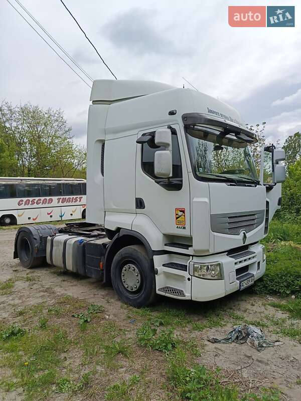 Тягач Renault Premium 2011 в Луцке