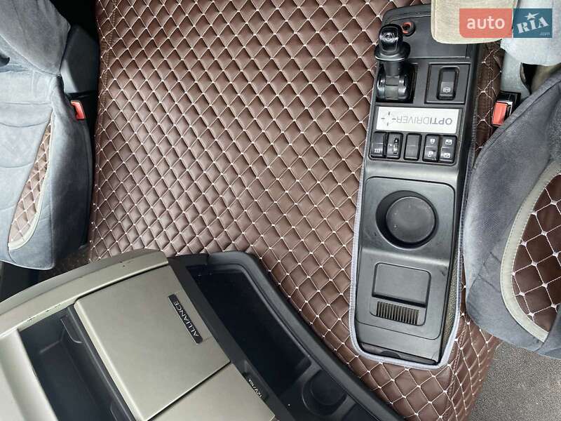 Тягач Renault Premium 2009 в Яворове