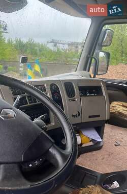 Тягач Renault Premium 2012 в 
