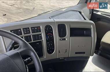 Тягач Renault Premium 2013 в 