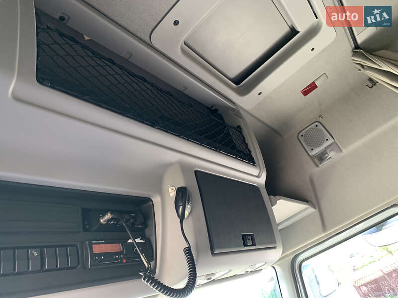 Тягач Renault Premium 2013 в Чутове