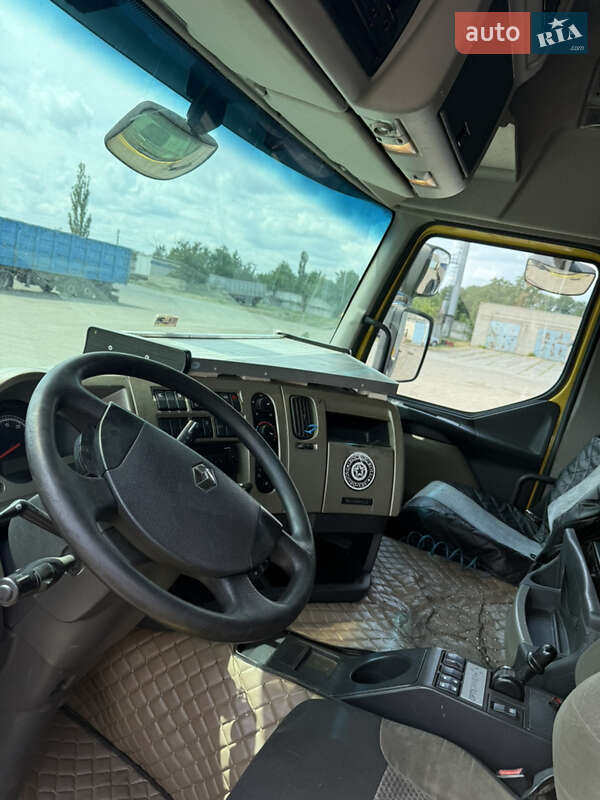 Тягач Renault Premium 2010 в Кирнасовке