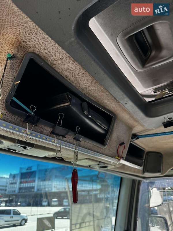 Автовоз Renault Premium 2005 в Черновцах