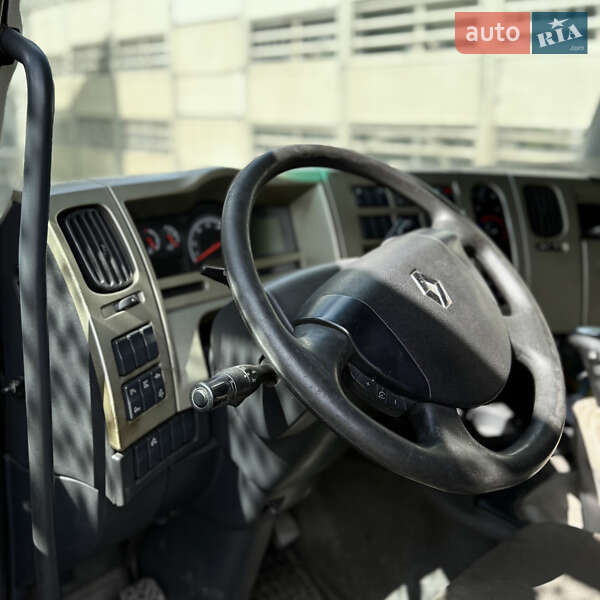Тягач Renault Premium 2012 в Шептицькому