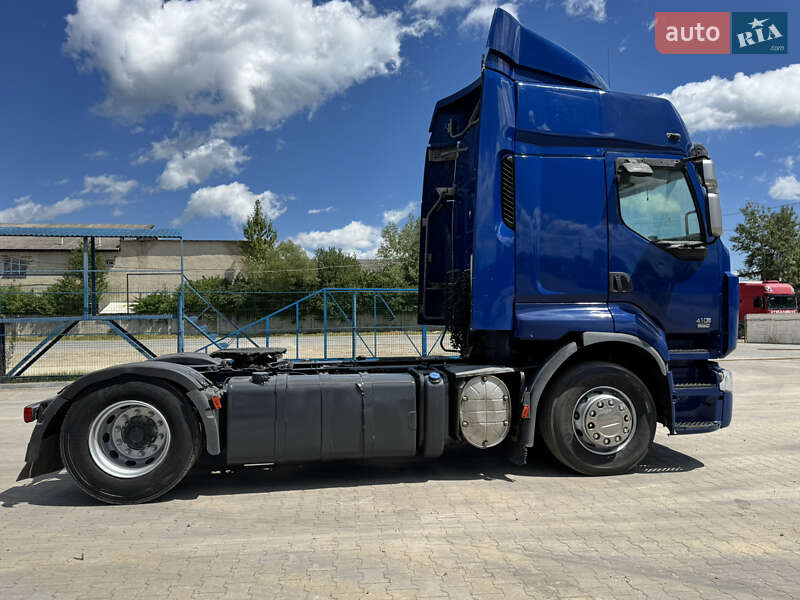 Тягач Renault Premium 2008 в Долине