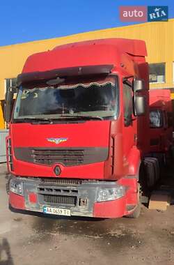 Тягач Renault Premium 2011 в 