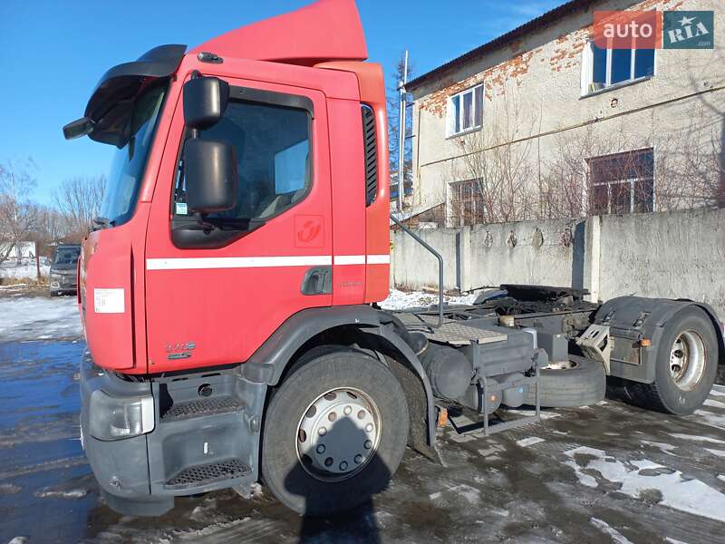 Тягач Renault Premium 2008 в Долине
