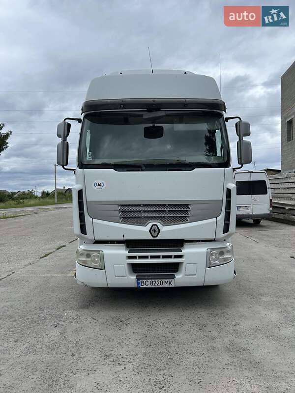 Тягач Renault Premium 2013 в Яворове