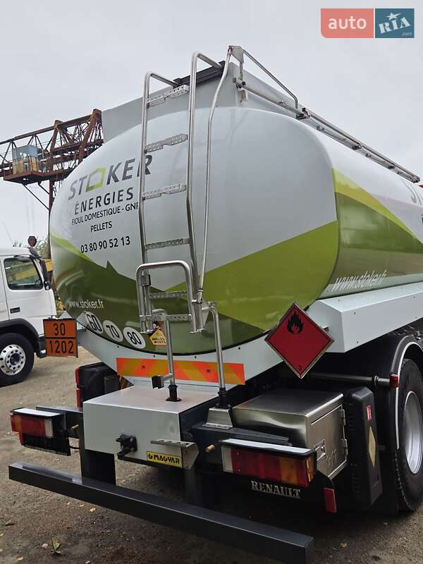 Бензовоз Renault Premium 2006 в Чернівцях