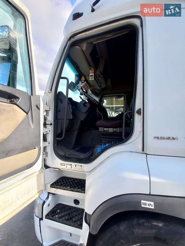 Тягач Renault Premium 2008 в Иршаве