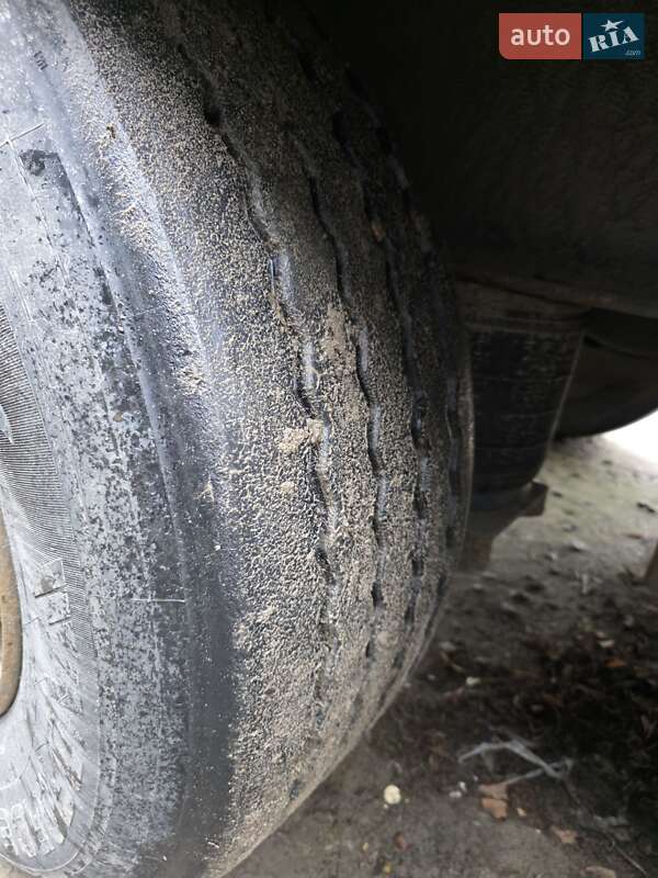 Контейнеровоз Renault Premium 2011 в Жашківу