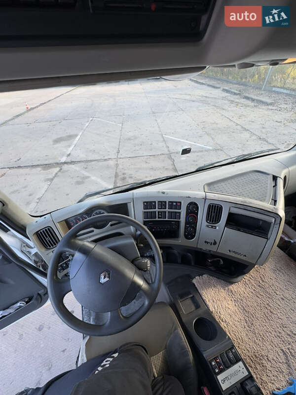 Тягач Renault Premium 2012 в Львове