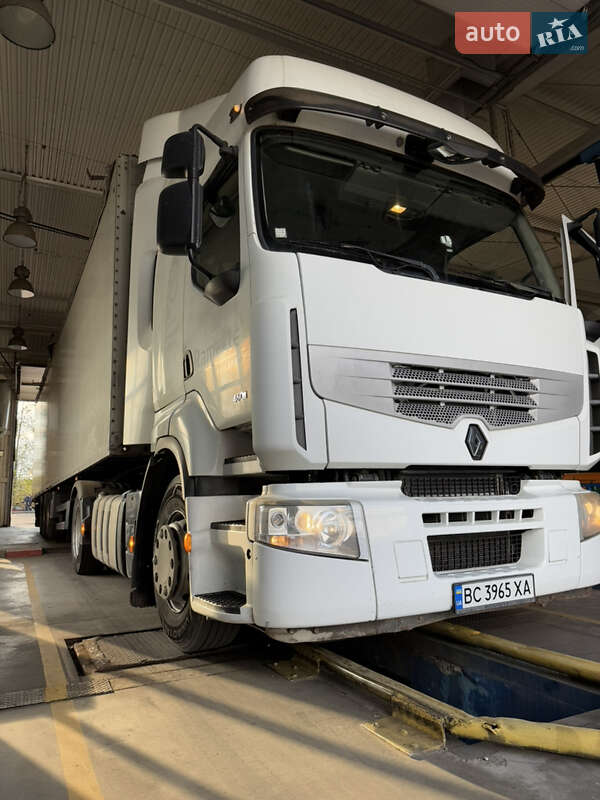Тягач Renault Premium 2012 в Львове