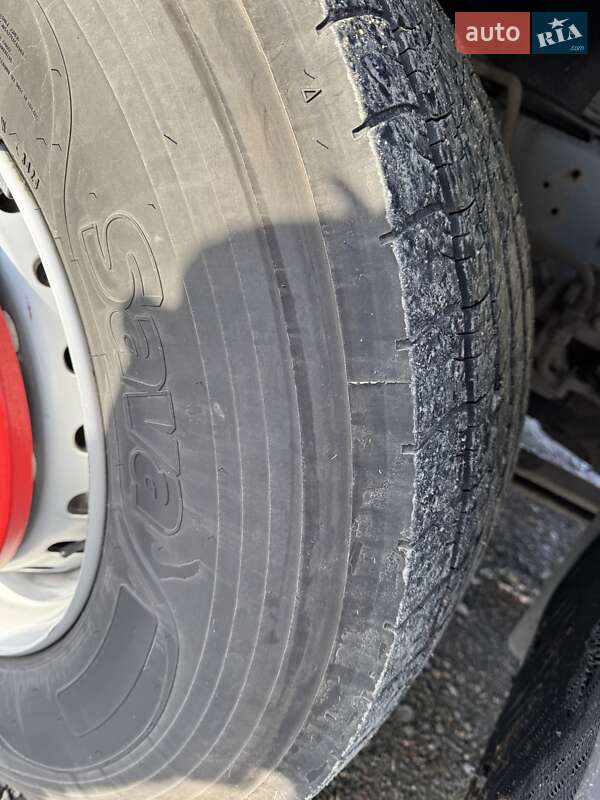 Тягач Renault Premium 2006 в Сарнах