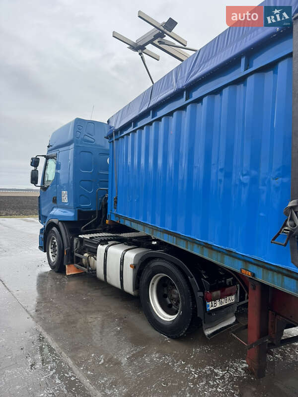 Тягач Renault Premium 2006 в Летичеве