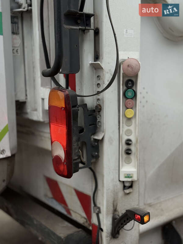 Мусоровоз Renault Premium 2011 в Киеве