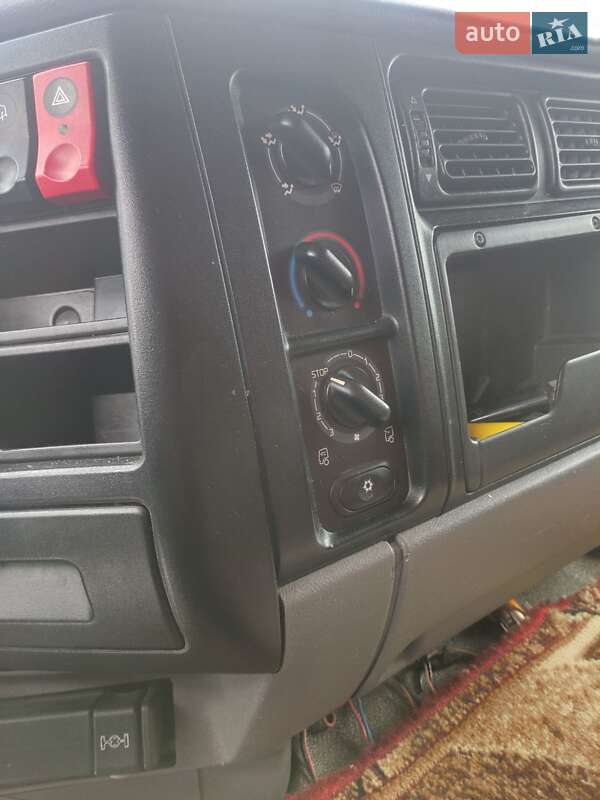 Тягач Renault Premium 2005 в Києві фото 7 Тягач Renault Premium 2005 в Києві