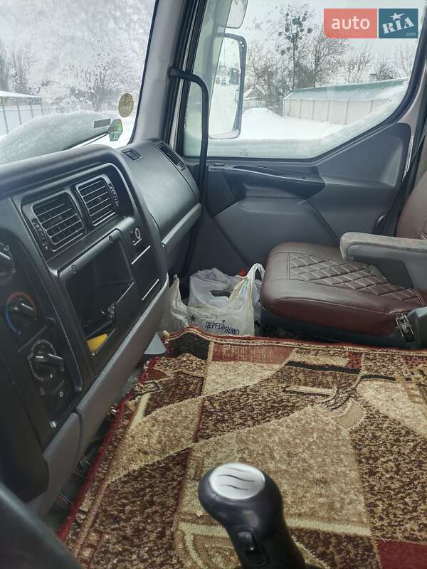 Тягач Renault Premium 2005 в Києві фото 5 Тягач Renault Premium 2005 в Києві