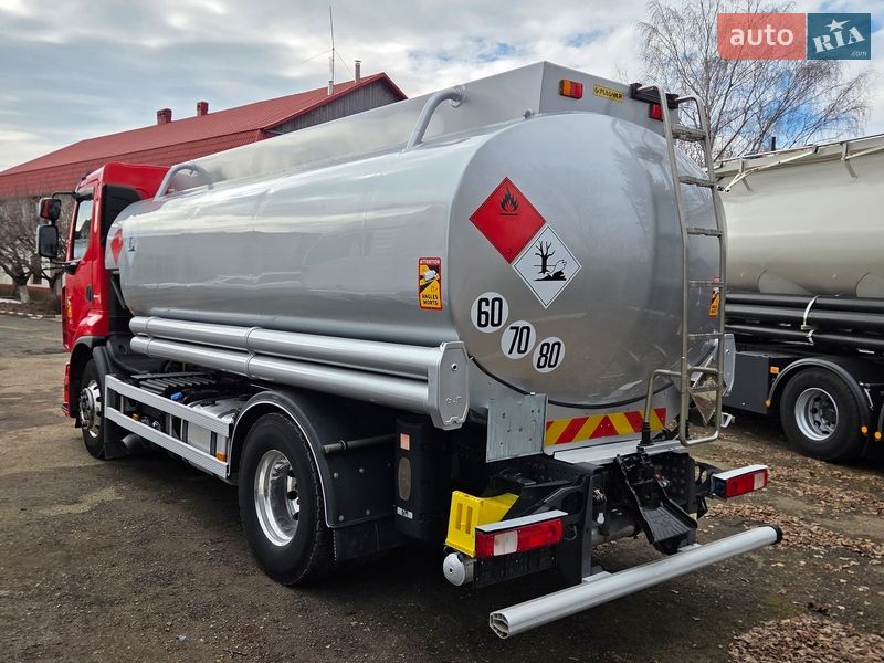 Бензовоз Renault Premium 2011 в Черновцах