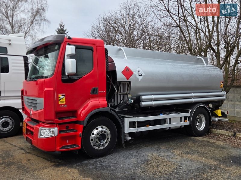 Бензовоз Renault Premium 2011 в Черновцах