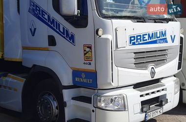 Тягач Renault Premium 2011 в Львове
