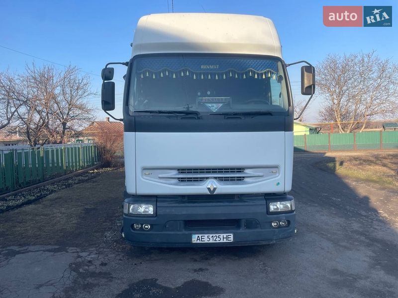 Тягач Renault Premium 2004 в Губинихи