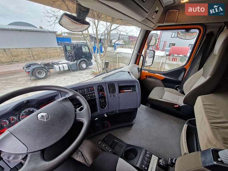 Тягач Renault Premium 2010 в Ровно