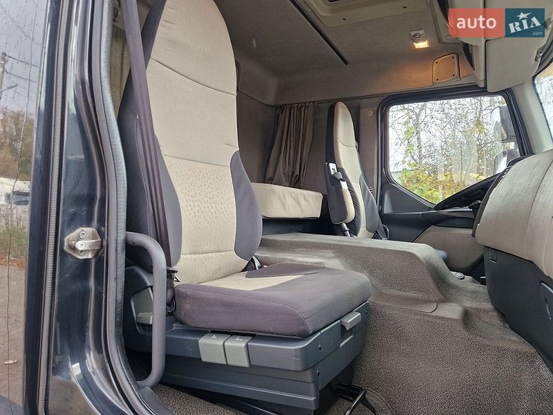 Тягач Renault Premium 2011 в Ровно