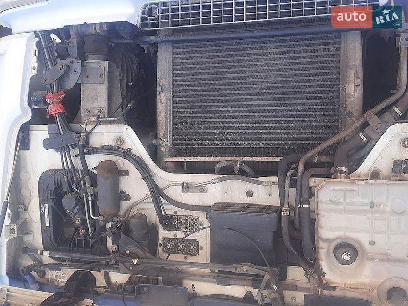 Тягач Renault Premium 2008 в Ромнах