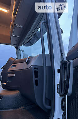 Тягач Renault Range T/T-Series  2015 в 
