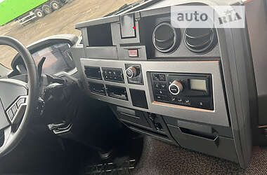 Тягач Renault Range T/T-Series  2015 в 