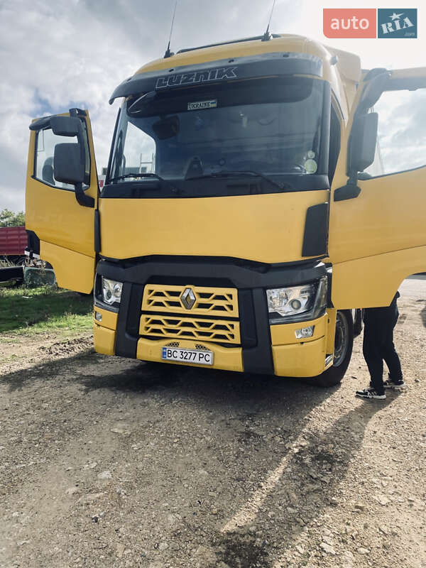 Тягач Renault Range T/T-Series  2015 в Березанці
