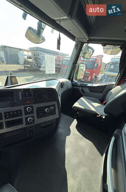 Тягач Renault Range T/T-Series  2015 в 