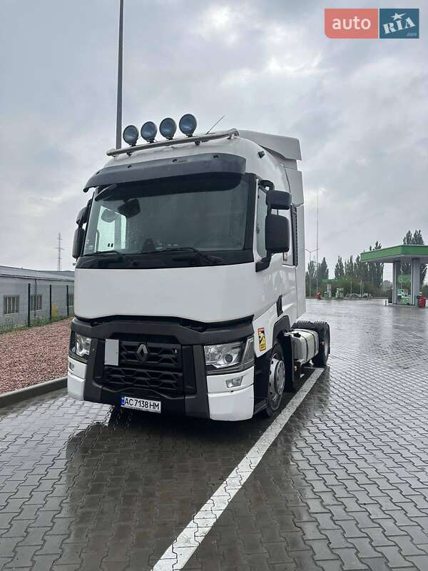 Тягач Renault Range T/T-Series  2014 в Полонці