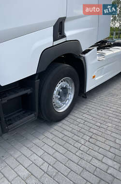 Тягач Renault Range T/T-Series  2013 в  фото 20 Тягач Renault Range T/T-Series  2013 в