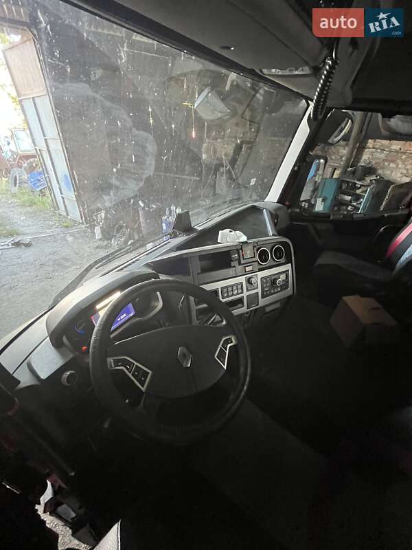 Тягач Renault Range T/T-Series  2015 в Ромнах