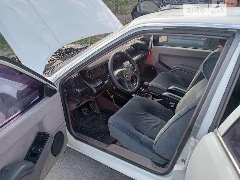 Хэтчбек Renault Rapid 1985 в Ровно