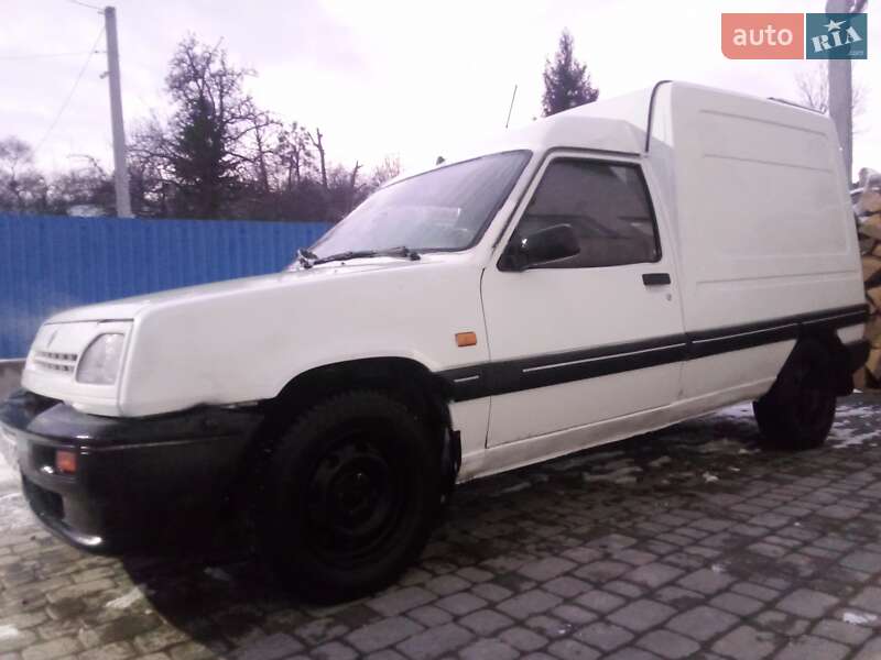 Грузовой фургон Renault Rapid 1995 в Кременце